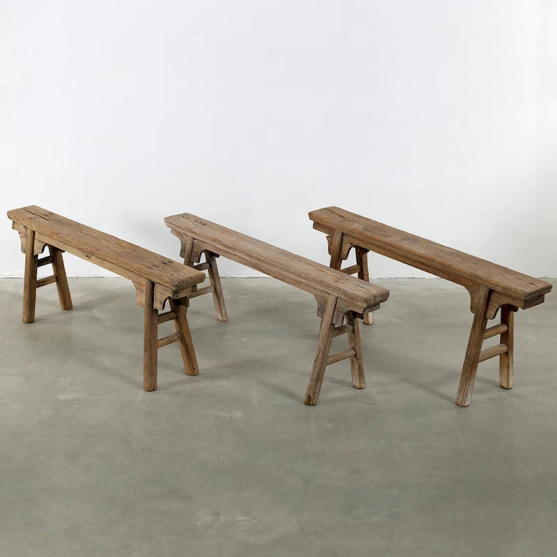 Banc à nouilles vintage avec panneau avant, fini en bois naturel vieilli (la taille et le fini varient) - 57W x 6.2L x 22H