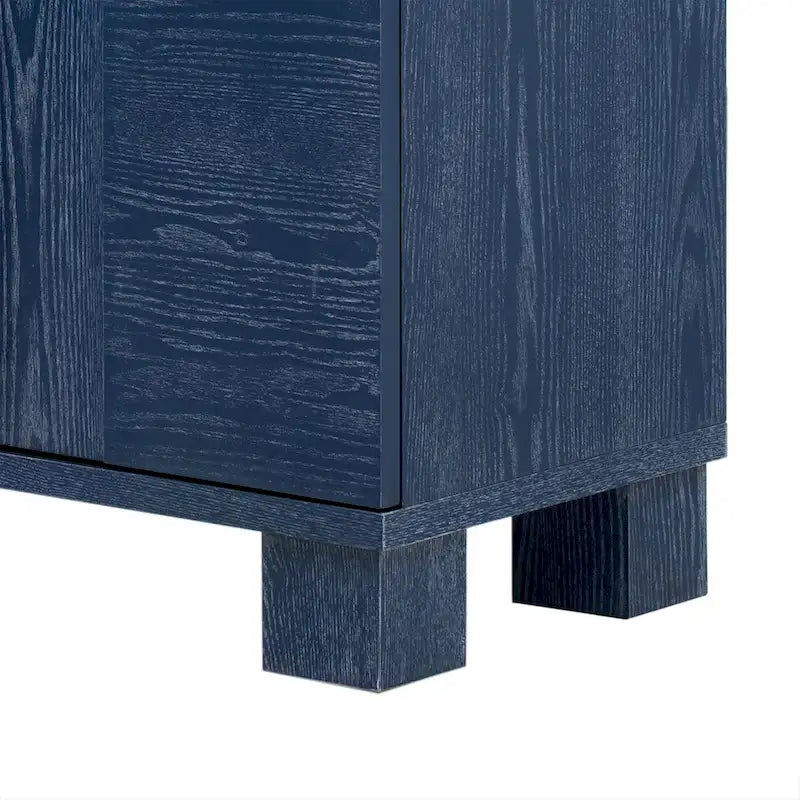 Buffet en bois de style traditionnel avec étagères réglables